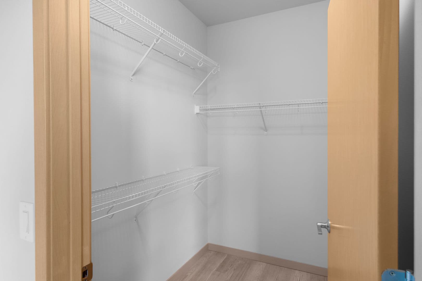 Madison Apartment: 5630 Schroeder Rd.