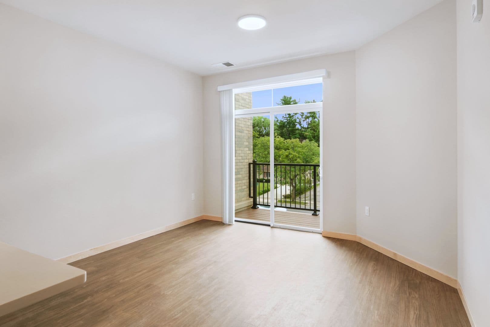Madison Apartment: 6624 Old Sauk Rd.