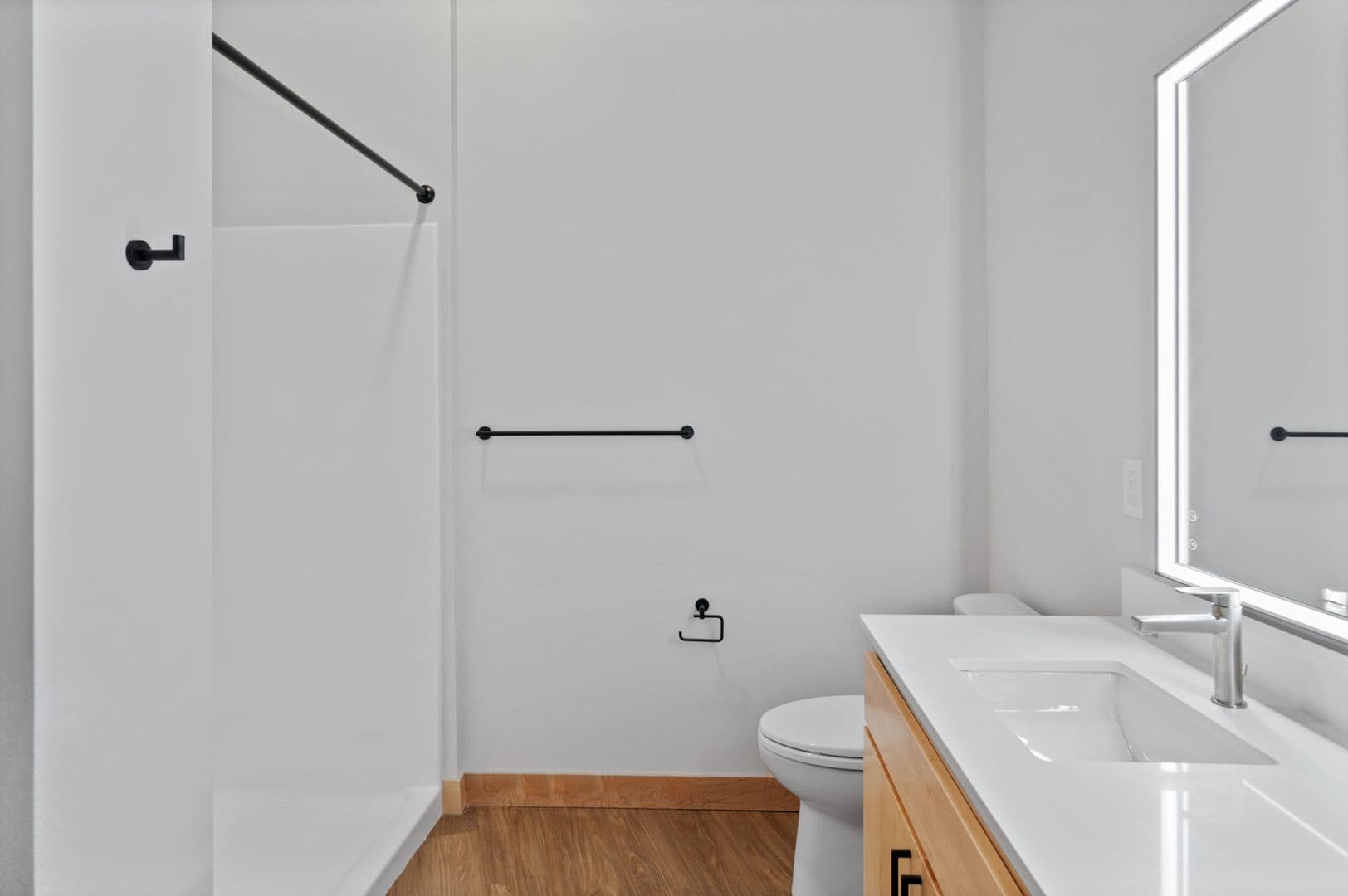 Madison Apartment: 215 N. Fair Oaks Ave.
