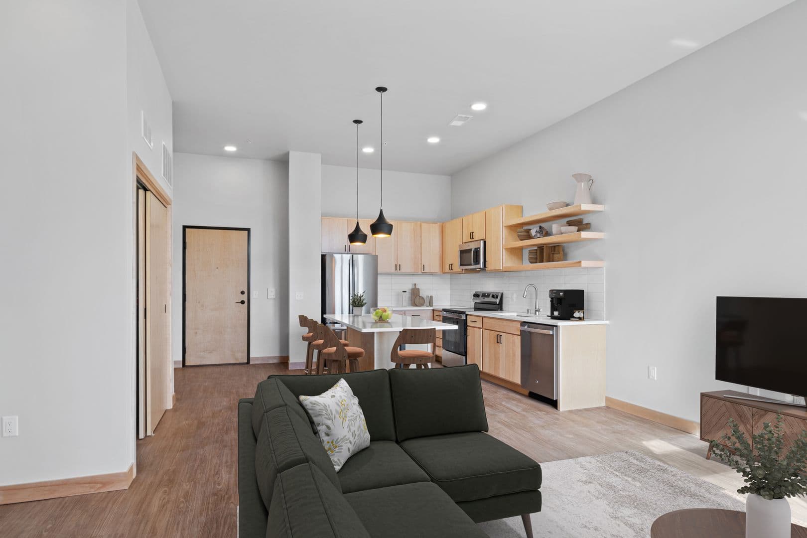 Madison Apartment: 215 N. Fair Oaks Ave.