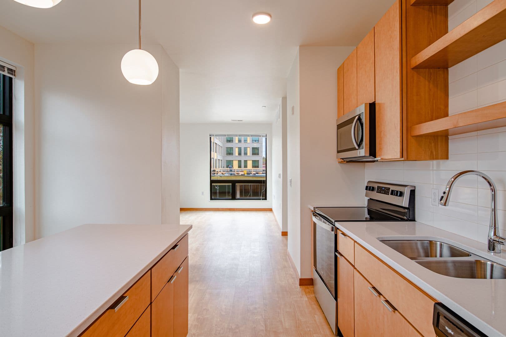 Madison Apartment: Ella