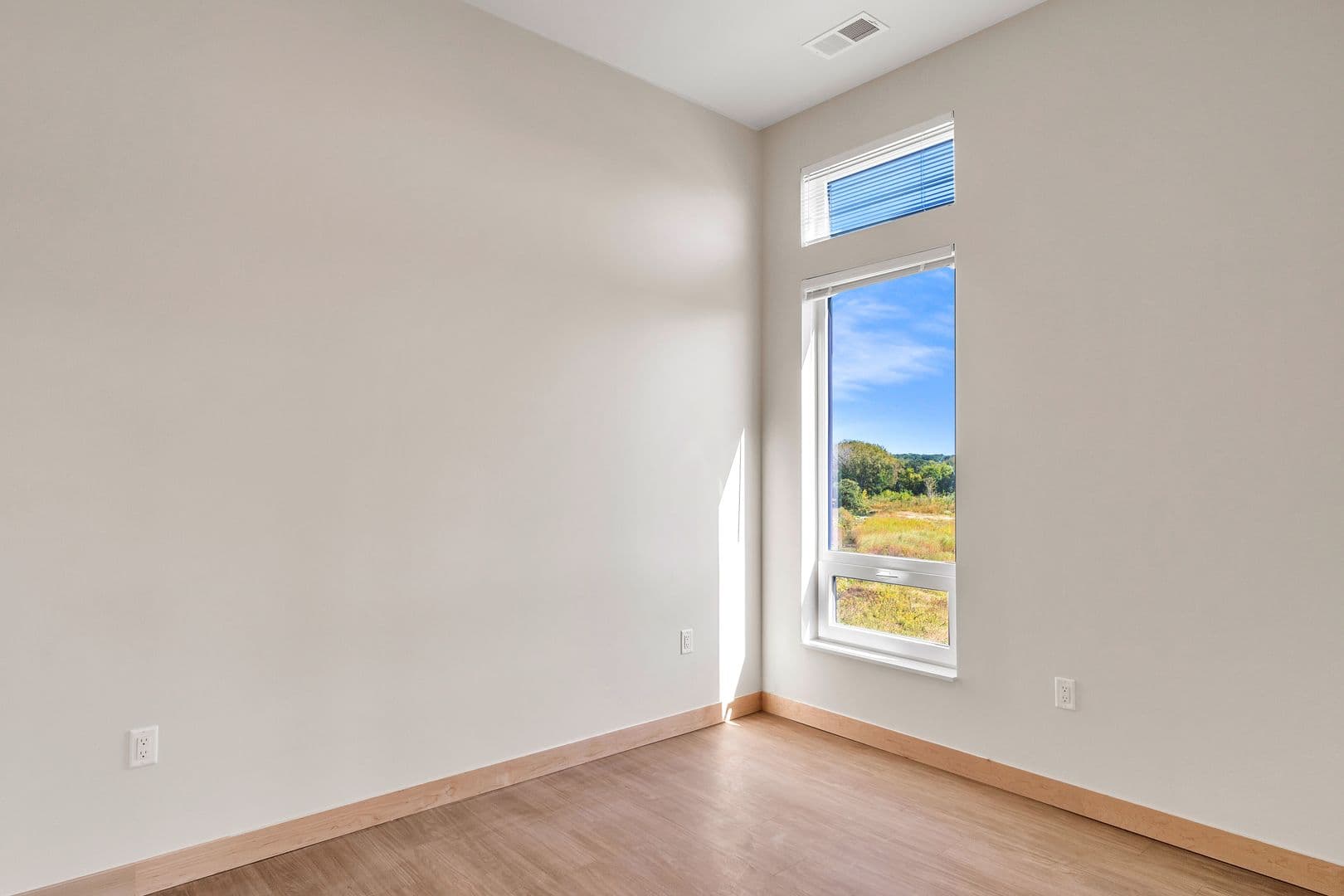 Madison Apartment: 215 N. Fair Oaks Ave.