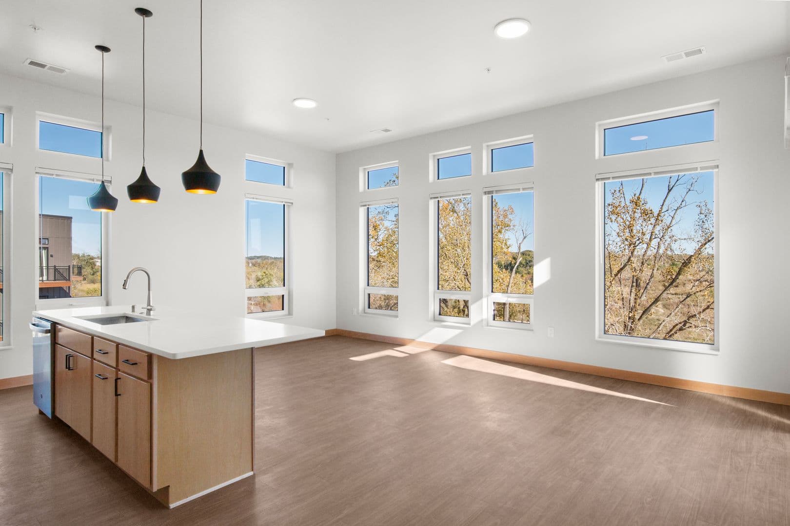 Madison Apartment: 215 N. Fair Oaks Ave.