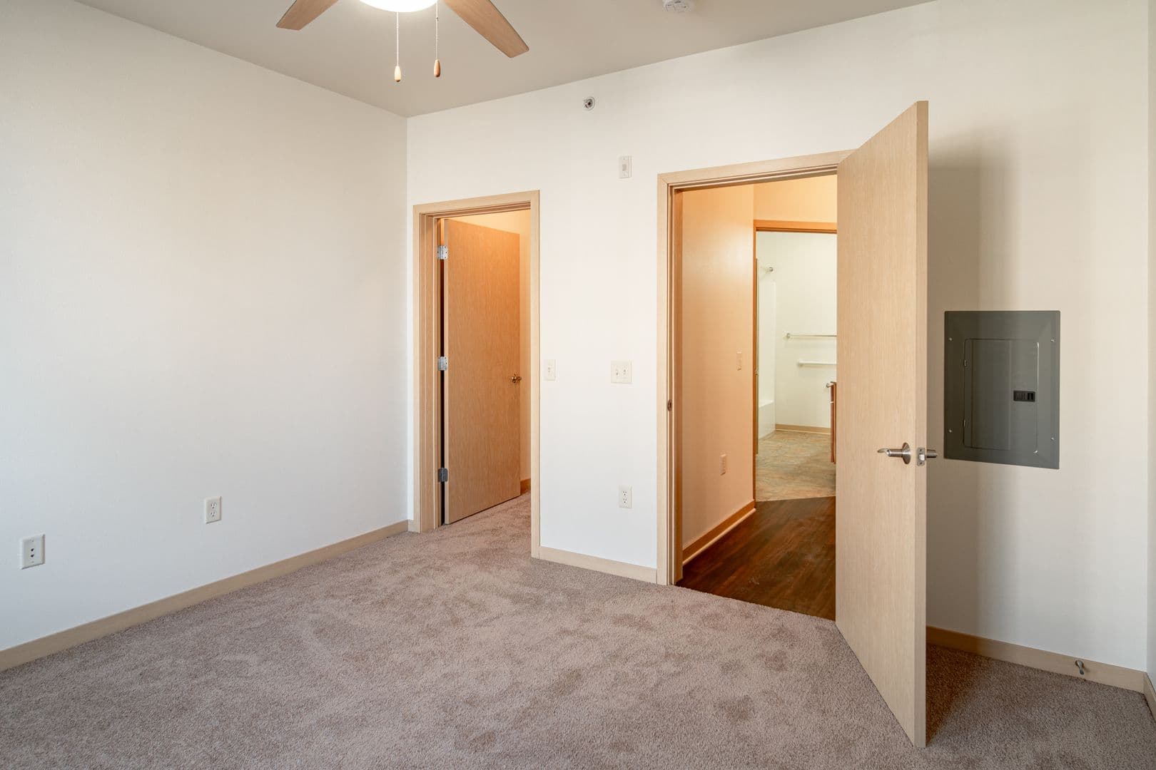 Madison Apartment: 8119 Mayo Dr.