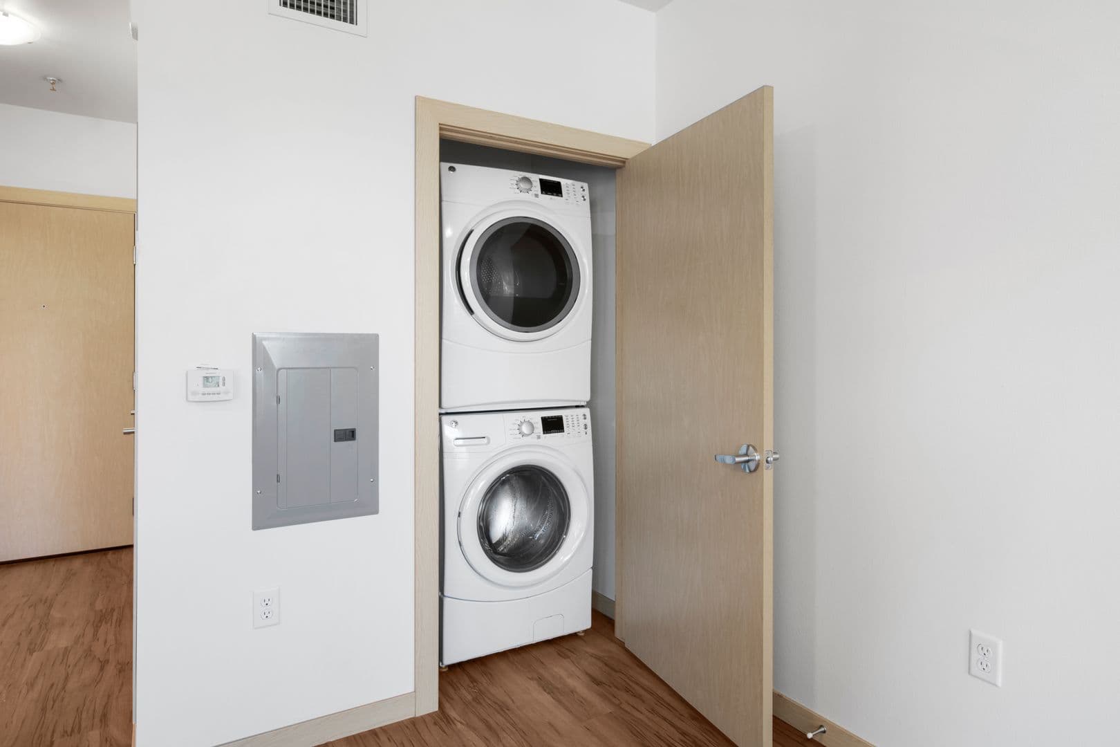 Madison Apartment: 1003 E. Mifflin St.