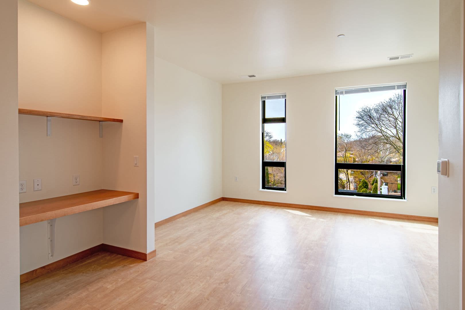 Madison Apartment: Ella