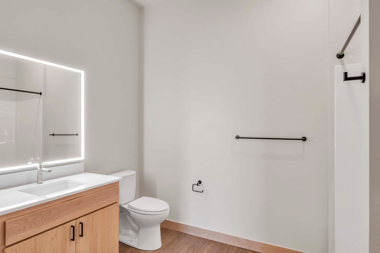 Madison Apartment: 215 N. Fair Oaks Ave.