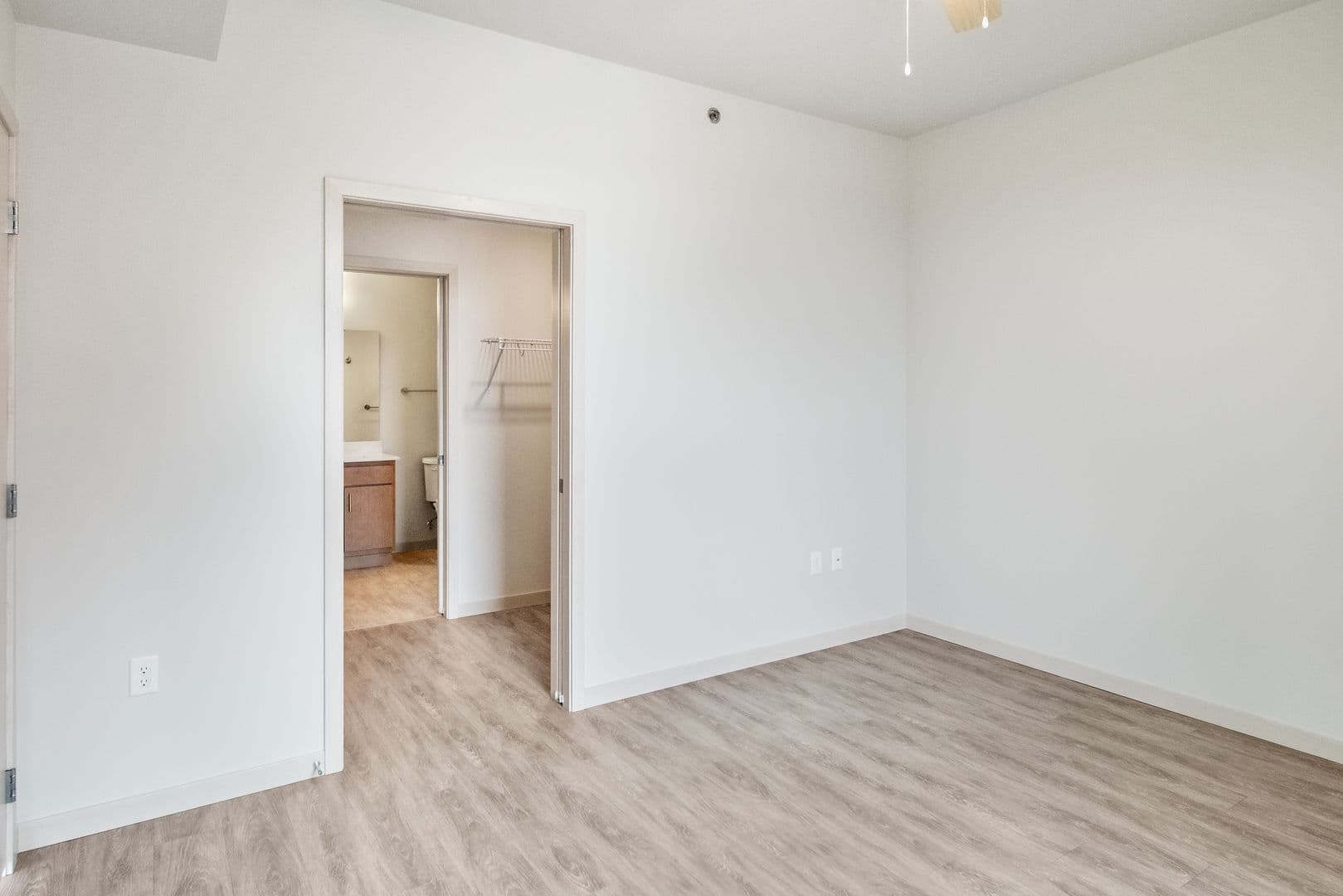 Madison Apartment: 1050 E. Washington Ave.
