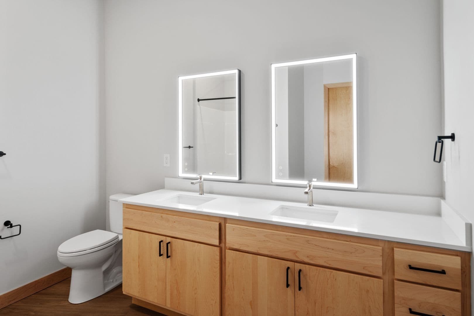 Madison Apartment: 215 N. Fair Oaks Ave.
