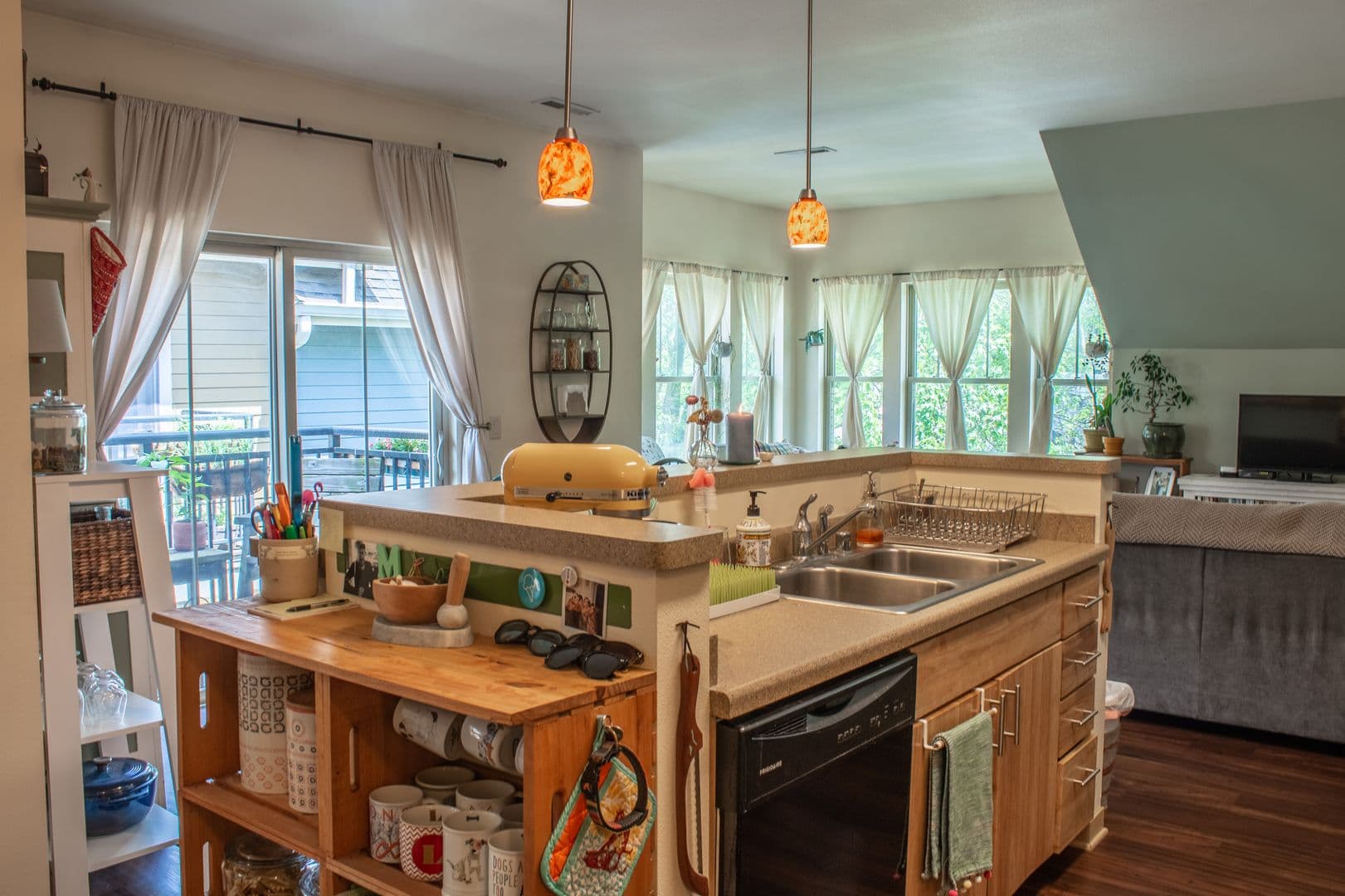 Madison Apartment: 614 E Johnson St.