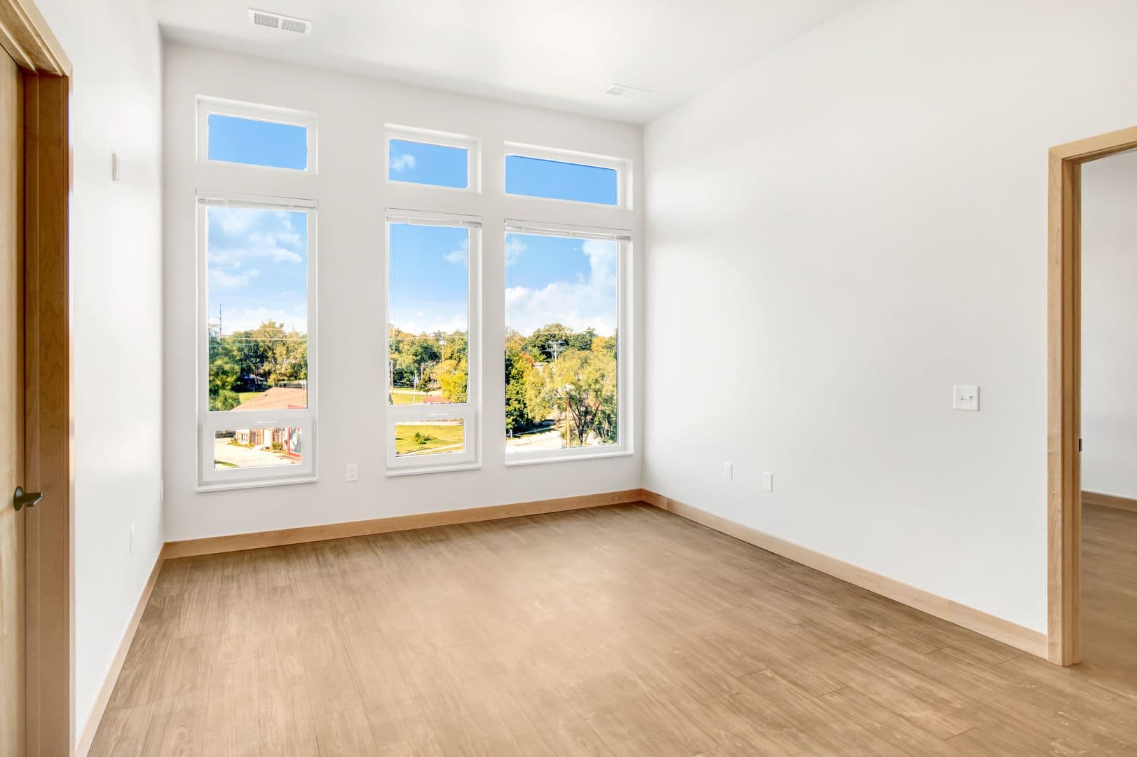 Madison Apartment: 215 N. Fair Oaks Ave.