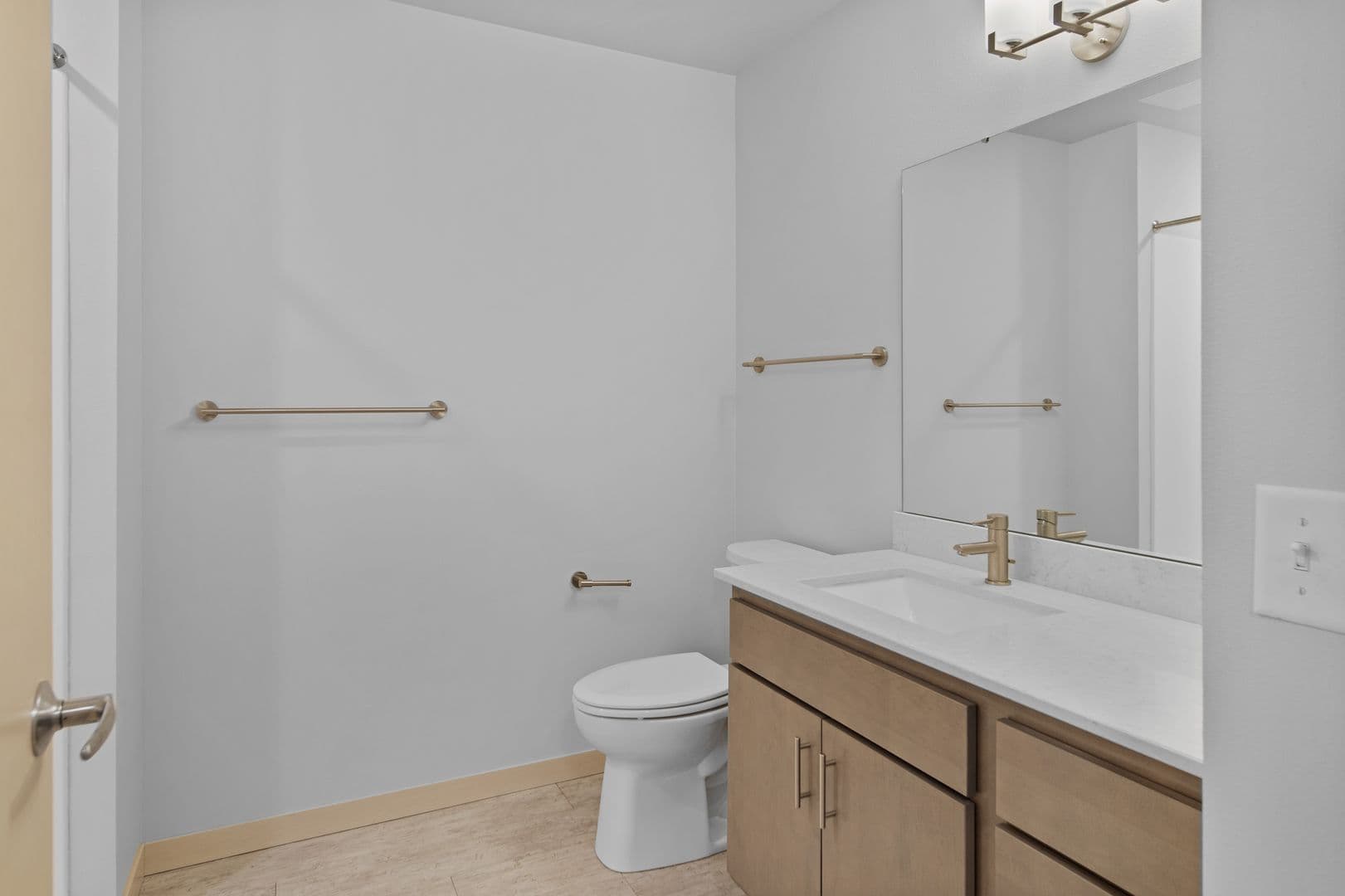 Madison Apartment: 1050 E. Washington Ave.