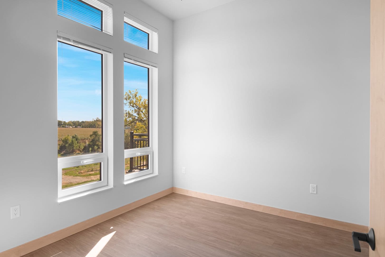 Madison Apartment: 215 N. Fair Oaks Ave.
