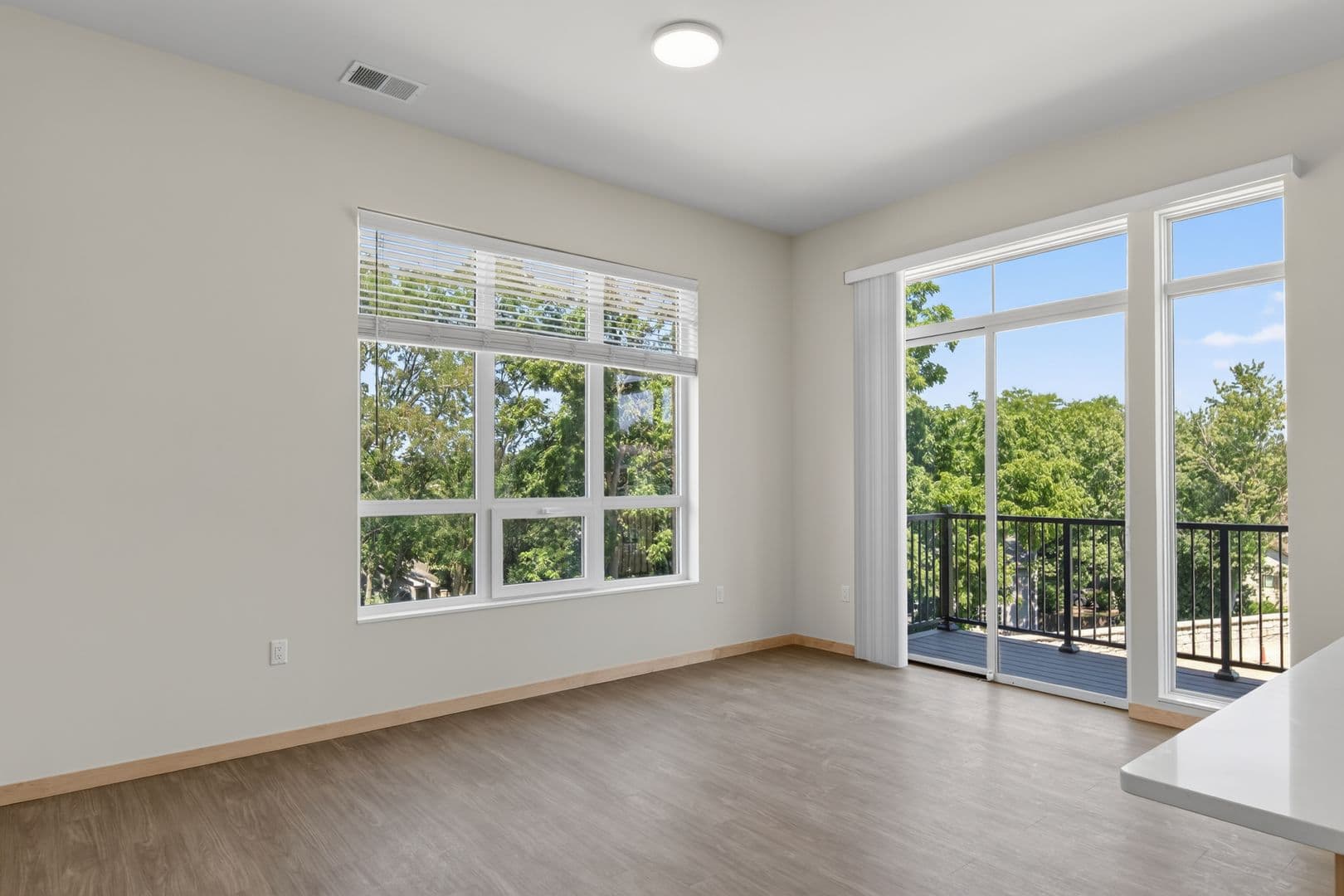 Madison Apartment: 6624 Old Sauk Rd.