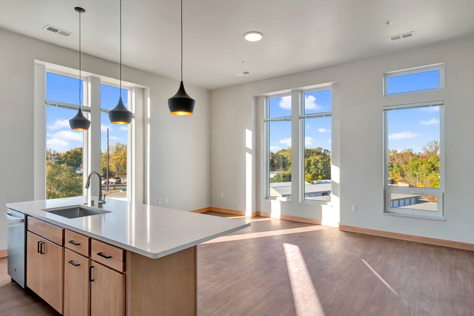 Madison Apartment: 215 N. Fair Oaks Ave.
