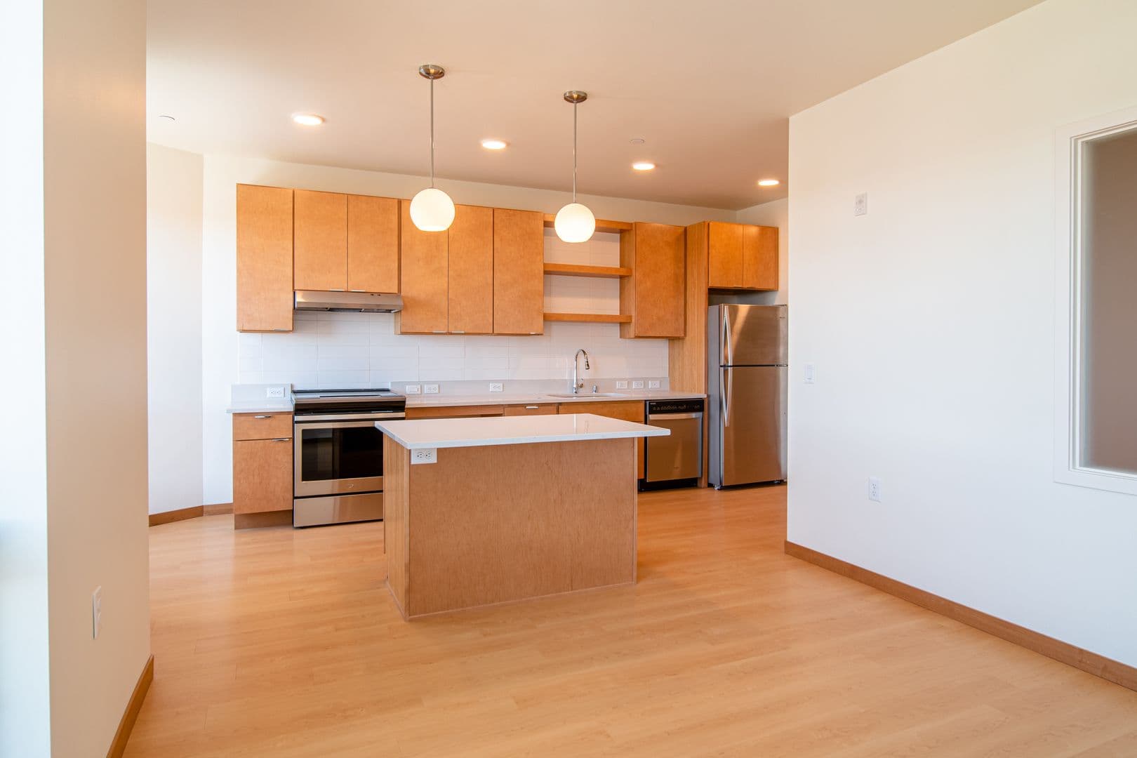 Madison Apartment: Ella