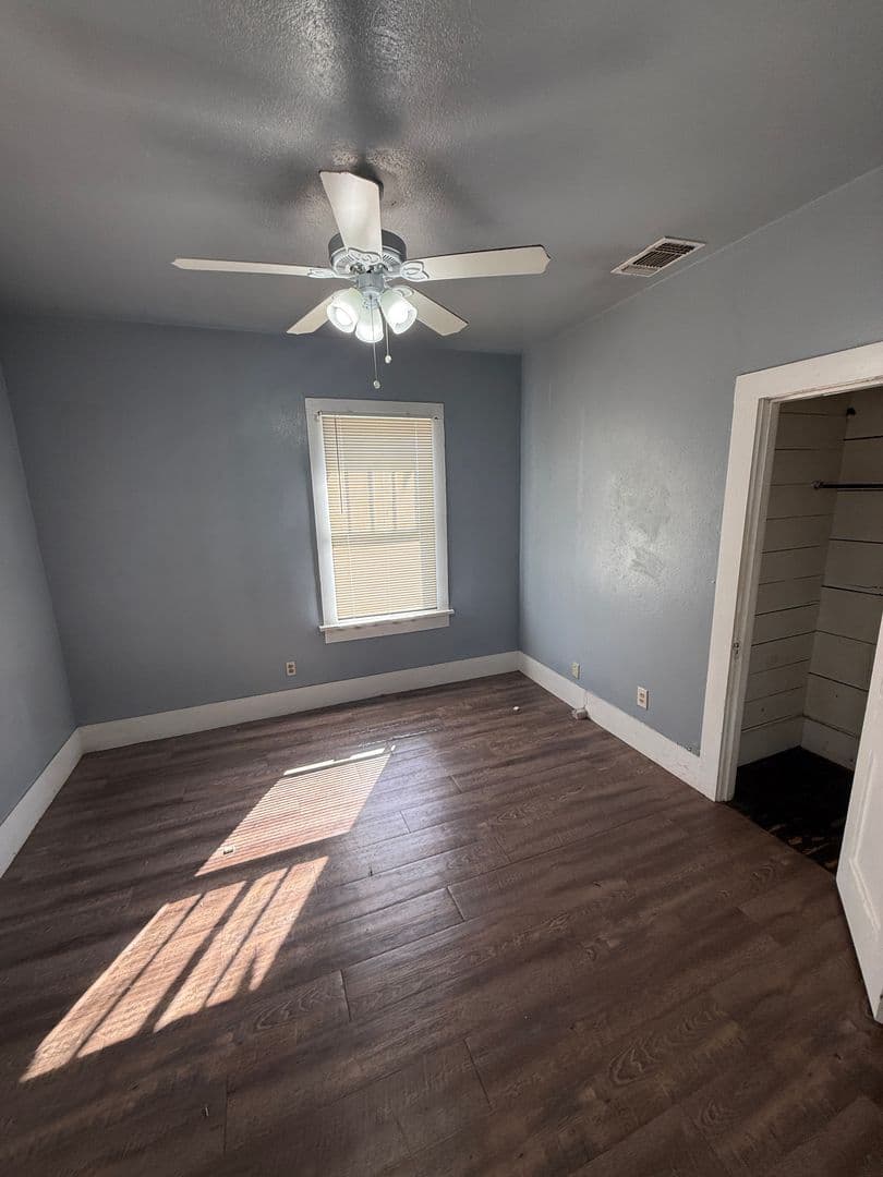 Lubbock House: 2319 15th Street Front