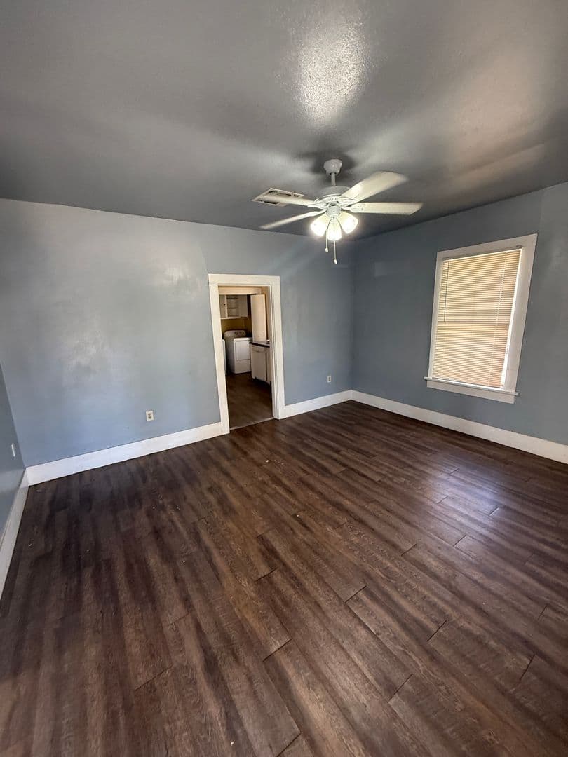 Lubbock House: 2319 15th Street Front