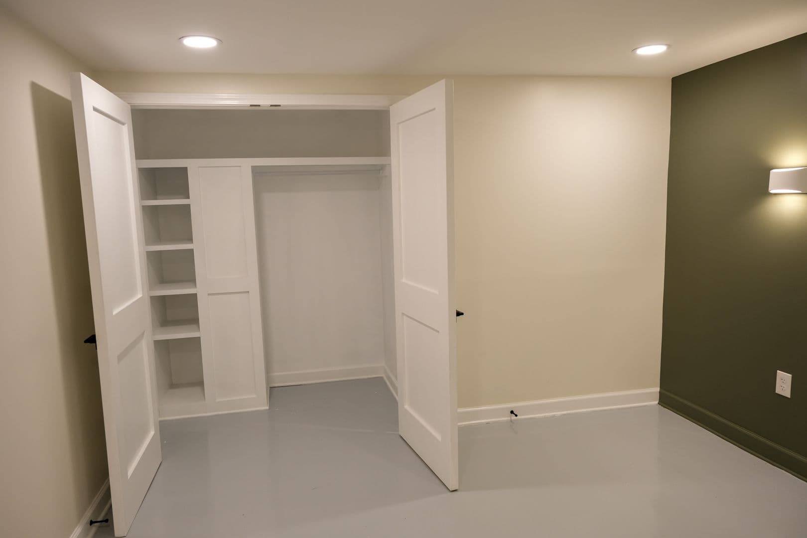 Greenville Apartment: 27 Swanson Court