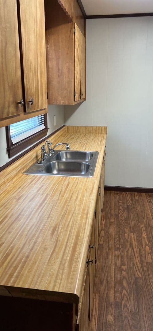 Greenville Apartment: 298 Nichol Street