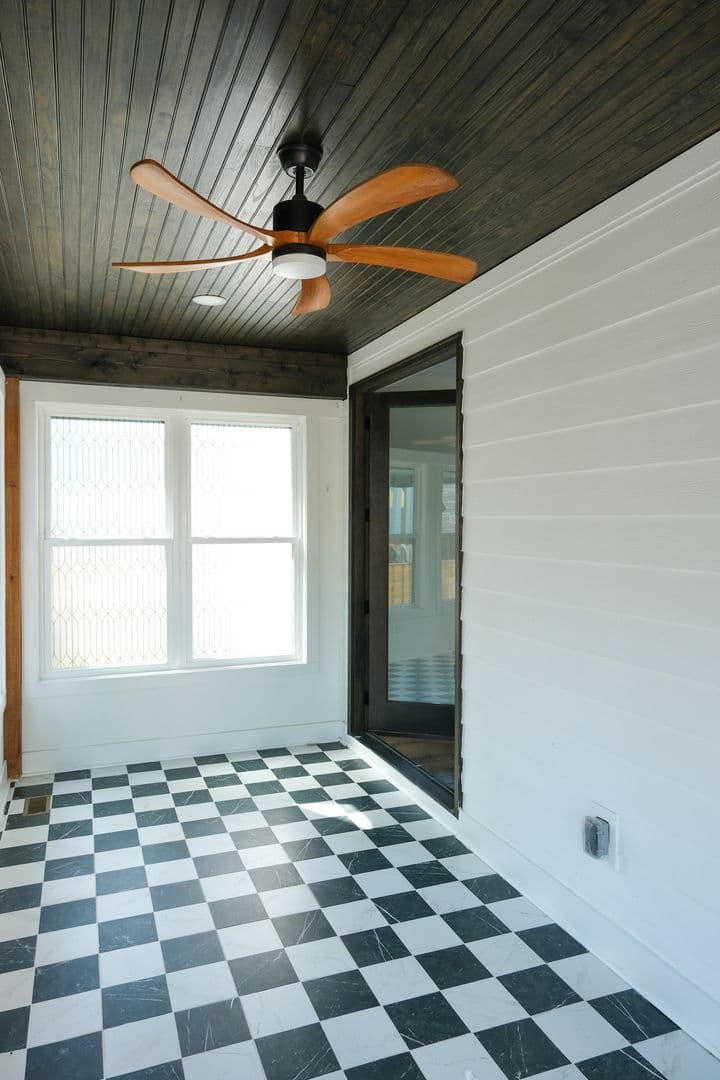 Greenville House: 9 Stall Street