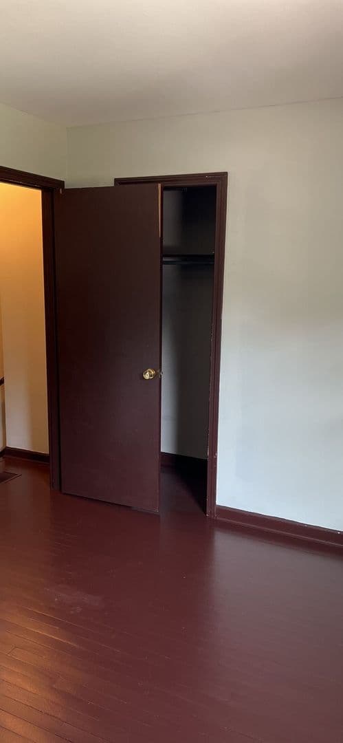Greenville Apartment: 298 Nichol Street