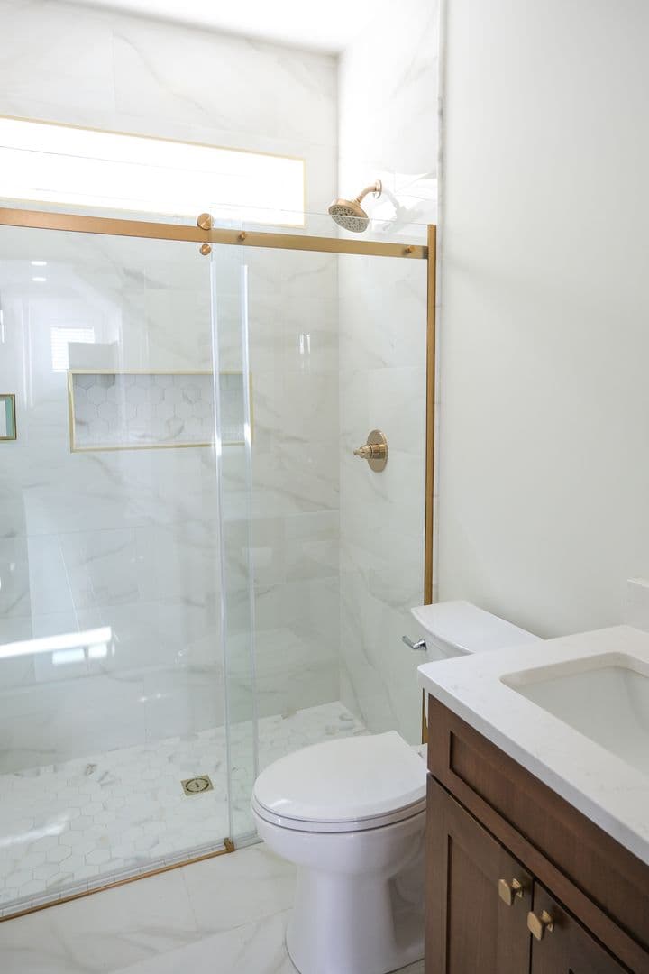 Greenville House: 9 Stall Street