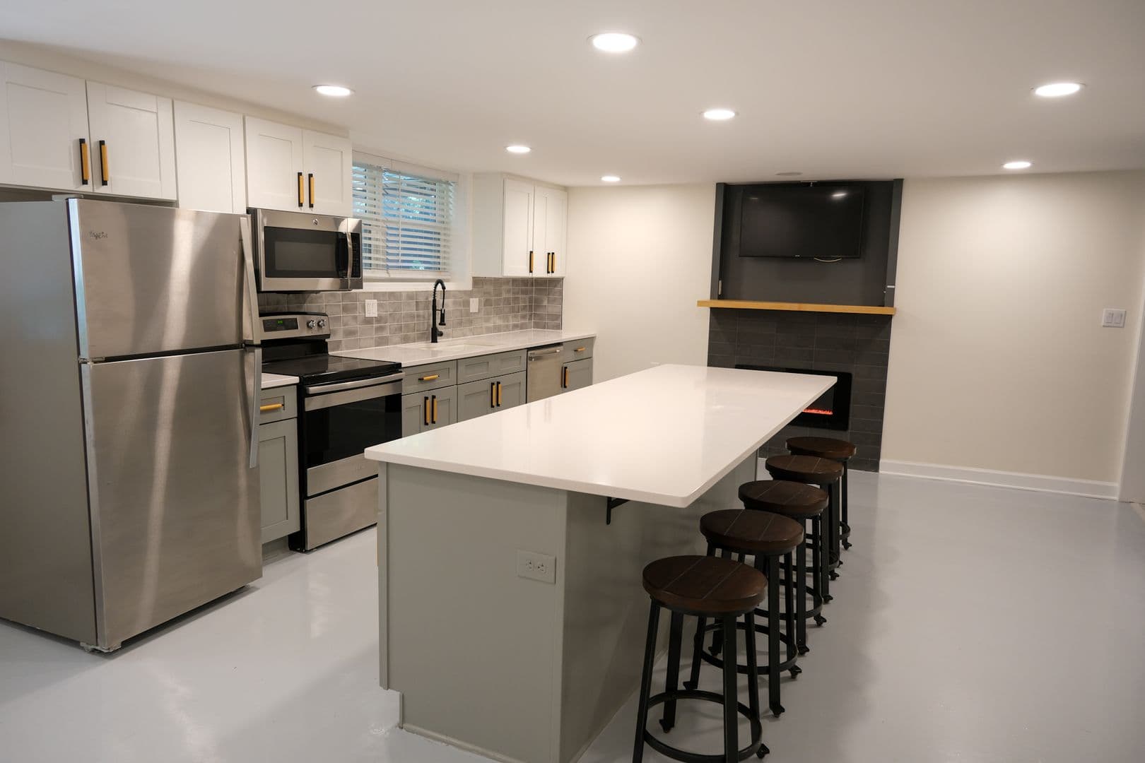 Greenville Apartment: 27 Swanson Court