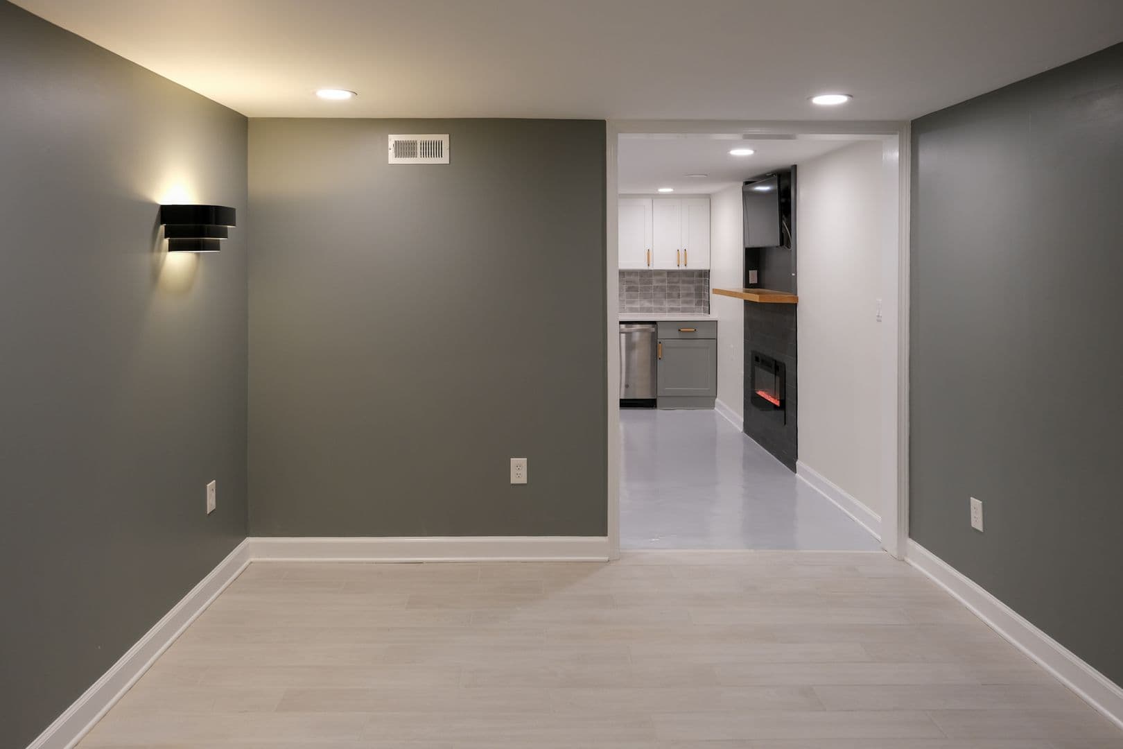 Greenville Apartment: 27 Swanson Court
