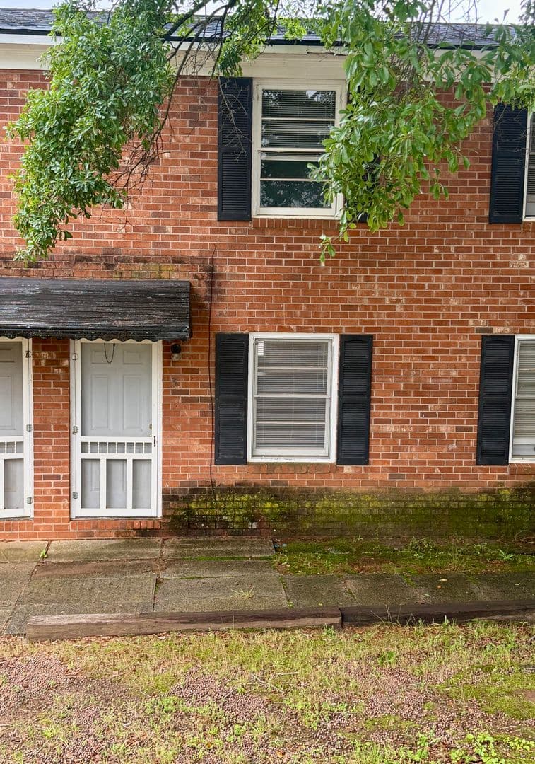 Greenville Apartment: 298 Nichol Street