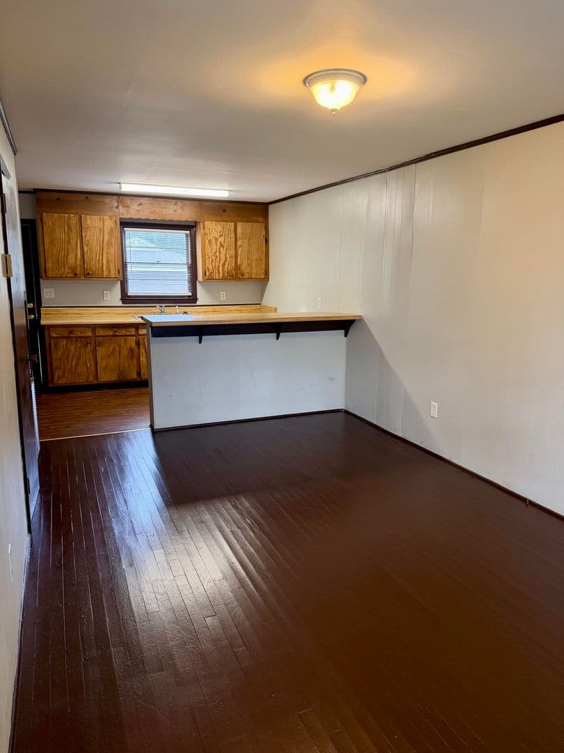 Greenville Apartment: 298 Nichol Street