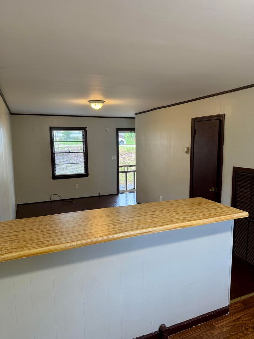 Greenville Apartment: 298 Nichol Street