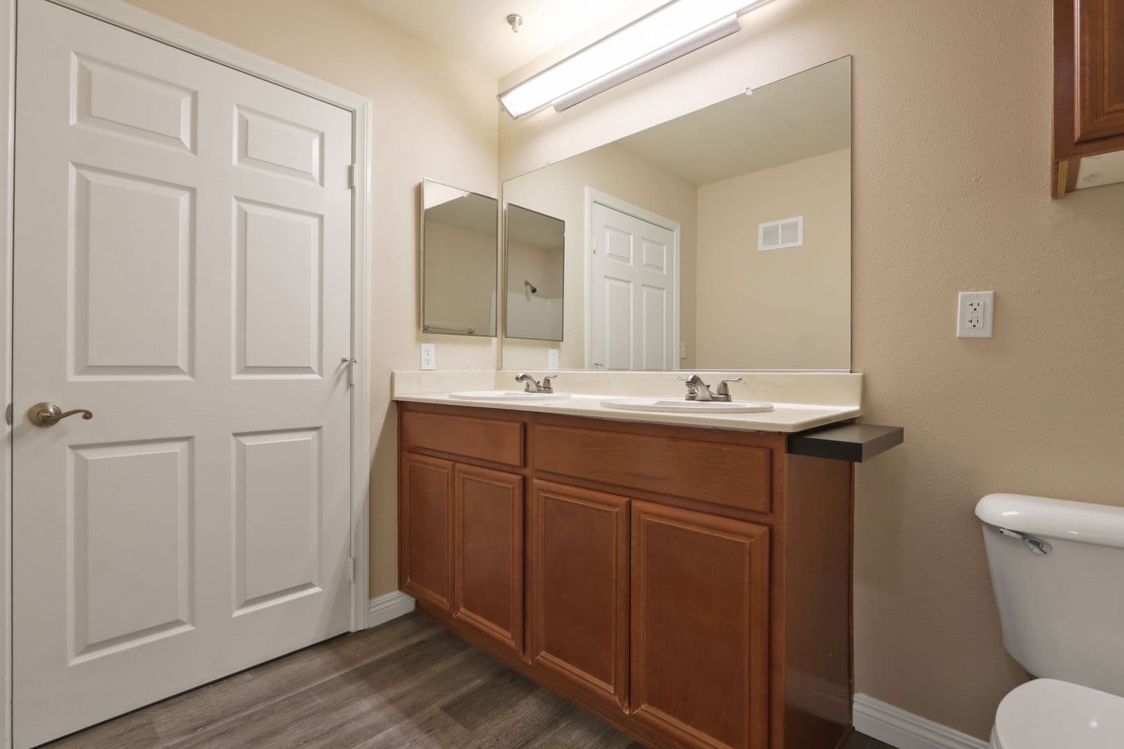 Riverside Apartment: 1054 N Orange St.