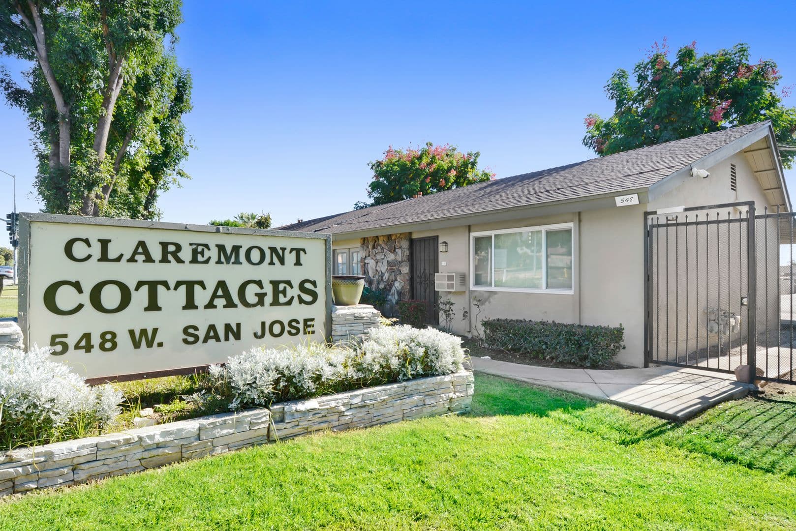 Claremont Apartment: 512 W San Jose Ave