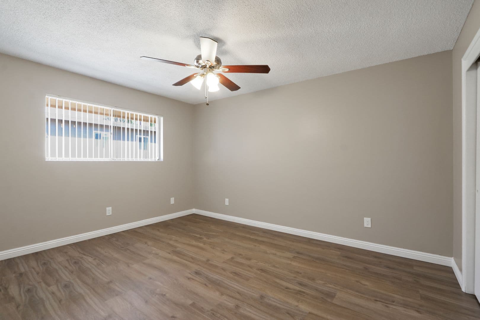 Riverside Apartment: 7469 Magnolia Ave.