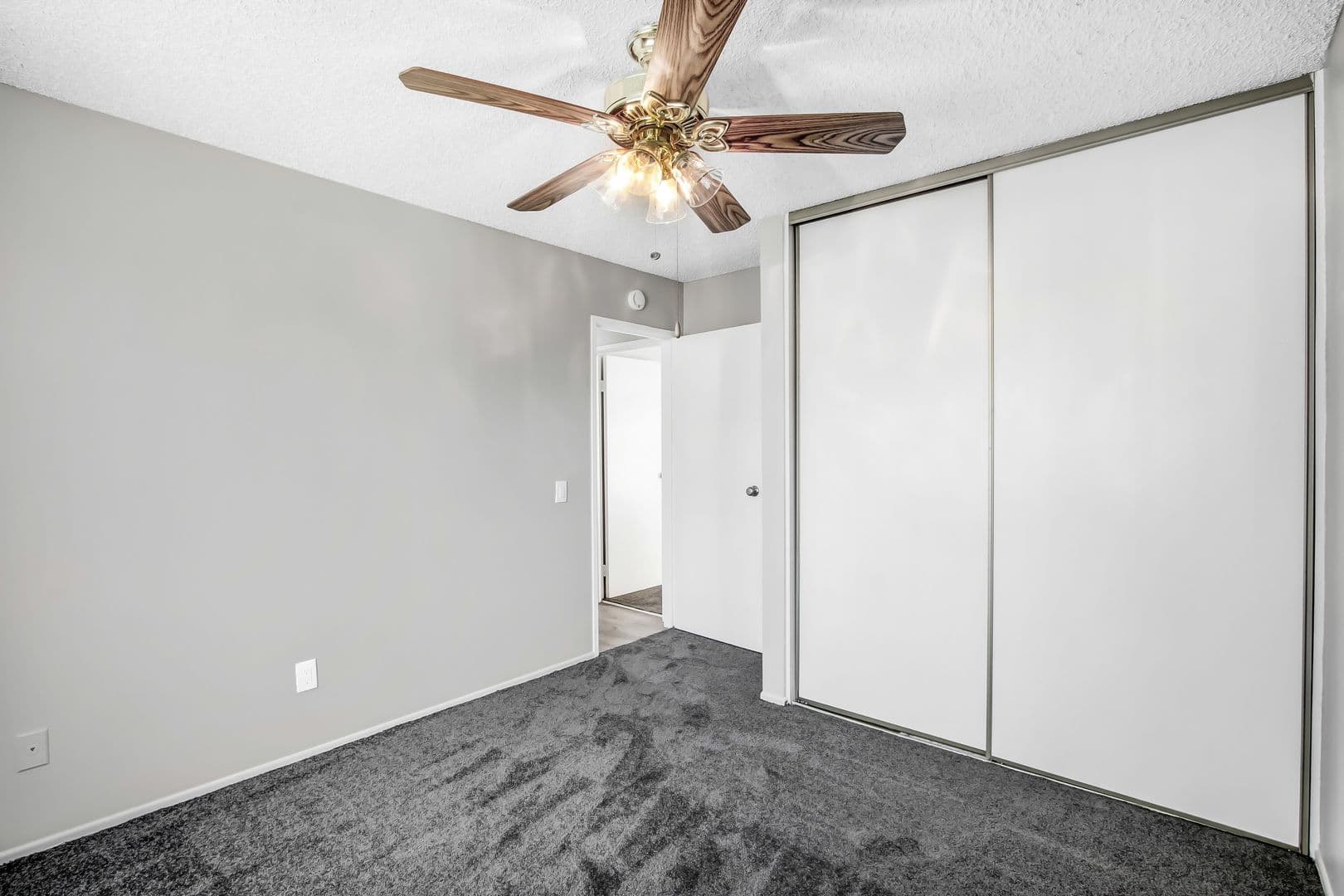 Riverside Apartment: 1066 N Orange Street