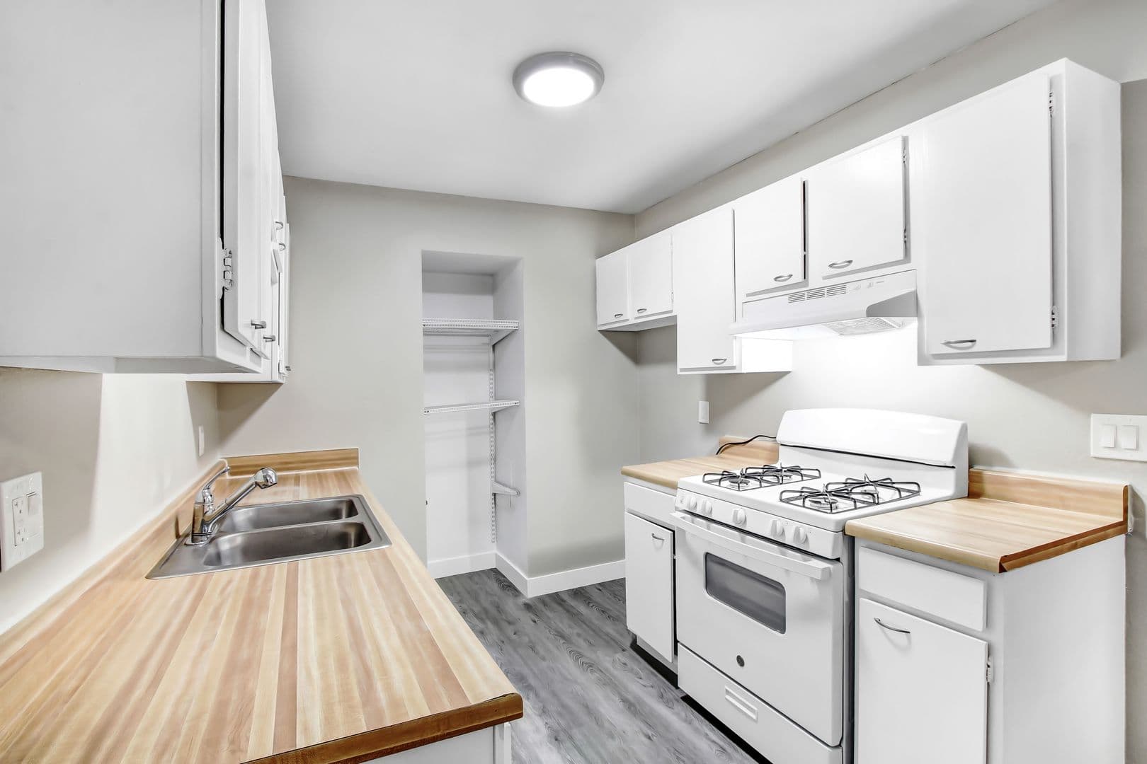 Riverside Apartment: 1066 N Orange Street