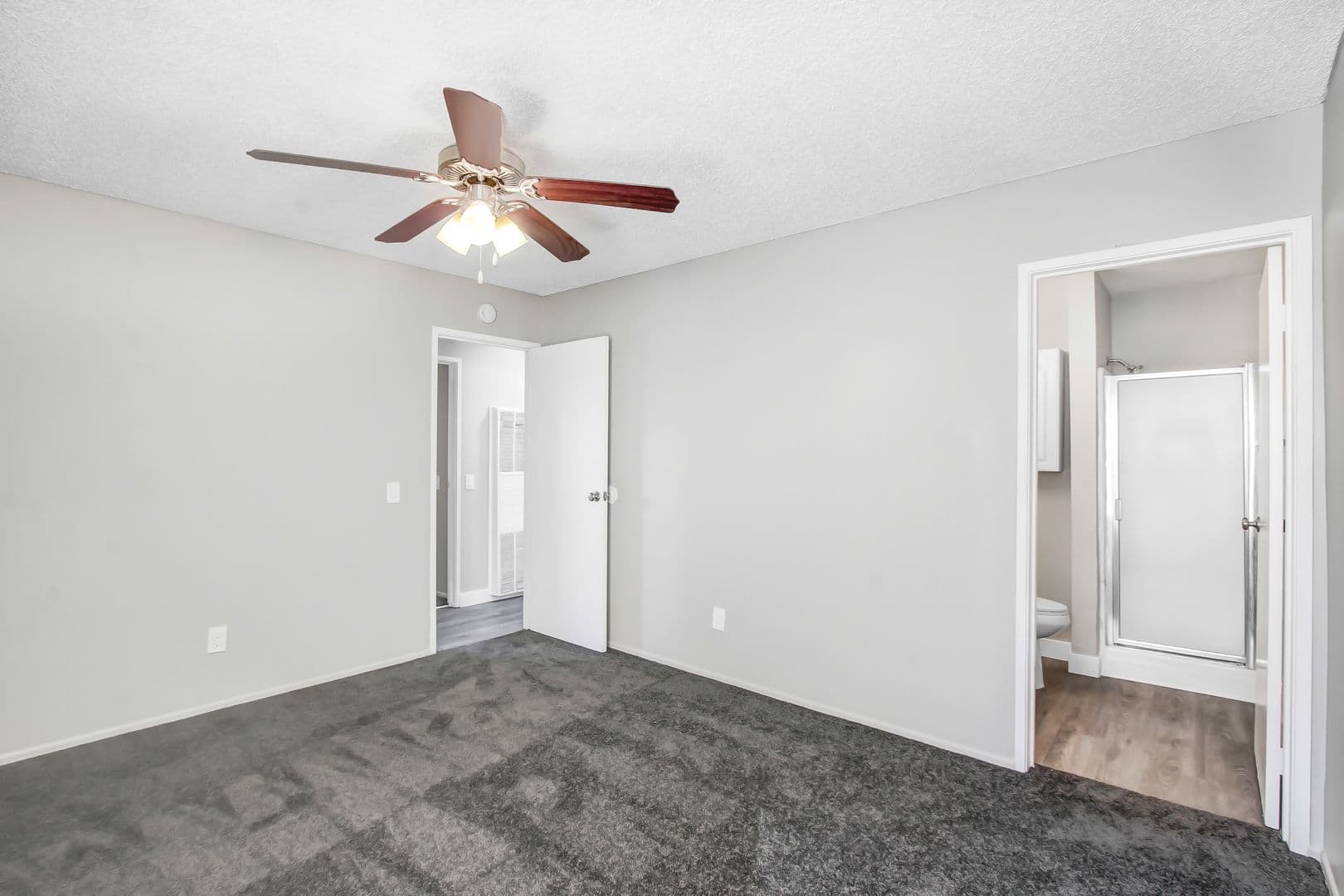 Riverside Apartment: 1066 N Orange Street