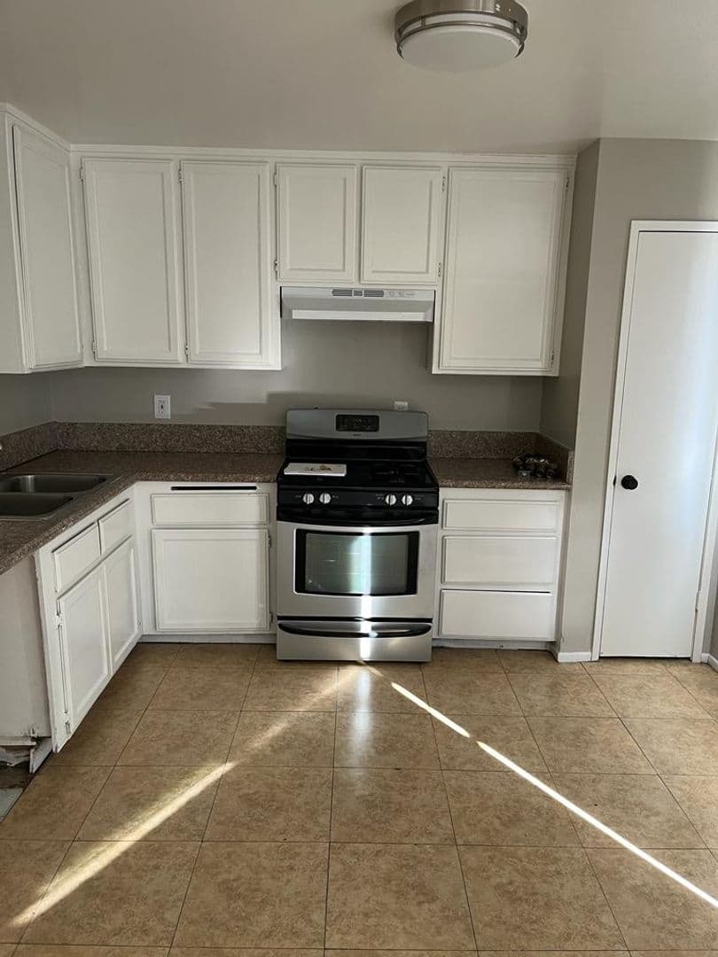 Apple Valley Apartment: 17802 Quantico Rd