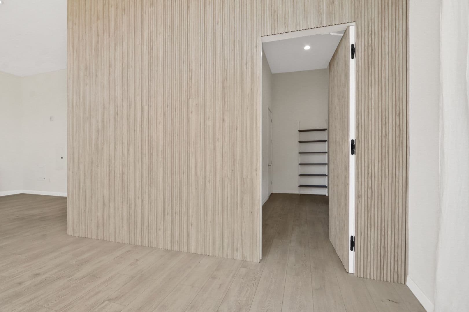 San Gabriel Apartment: 109 S. Alanmay Ave