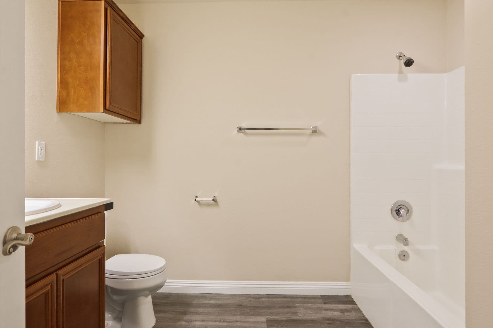 Riverside Apartment: 1054 N Orange St.