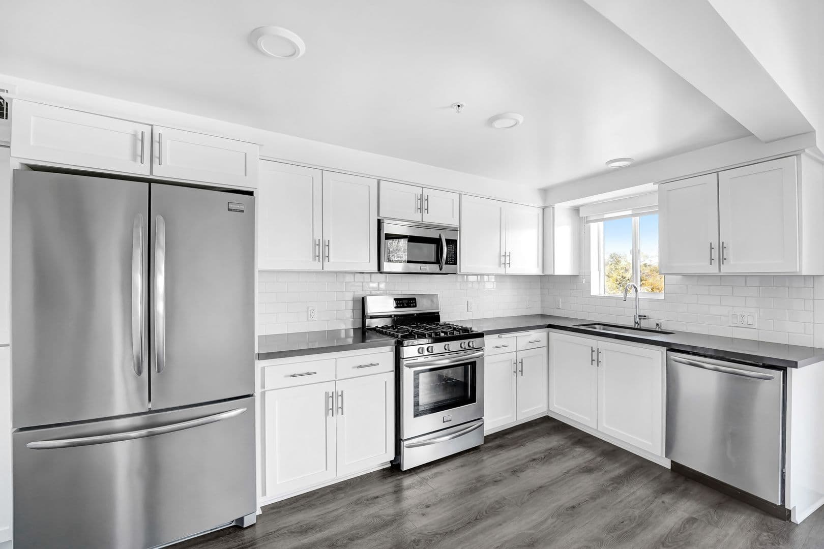 Culver City Apartment: 5455 Inglewood Blvd.