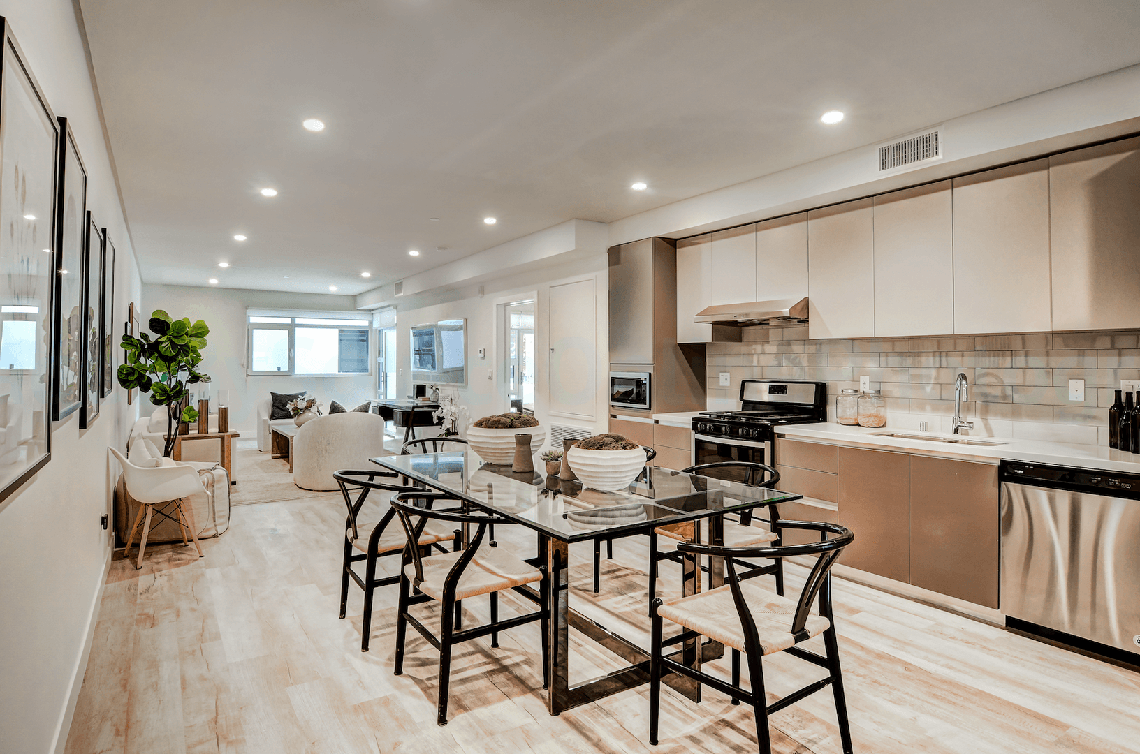 Arcadia Apartment: 57 Wheeler Ave