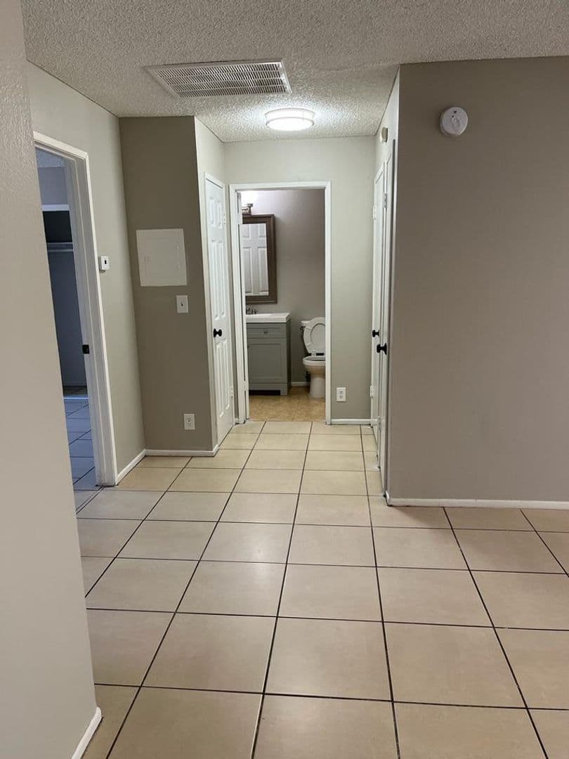 Apple Valley Apartment: 17802 Quantico Rd
