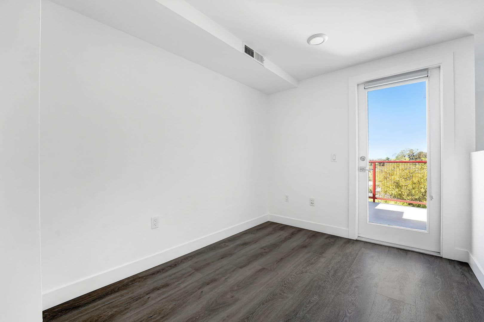 Culver City Apartment: 5455 Inglewood Blvd.