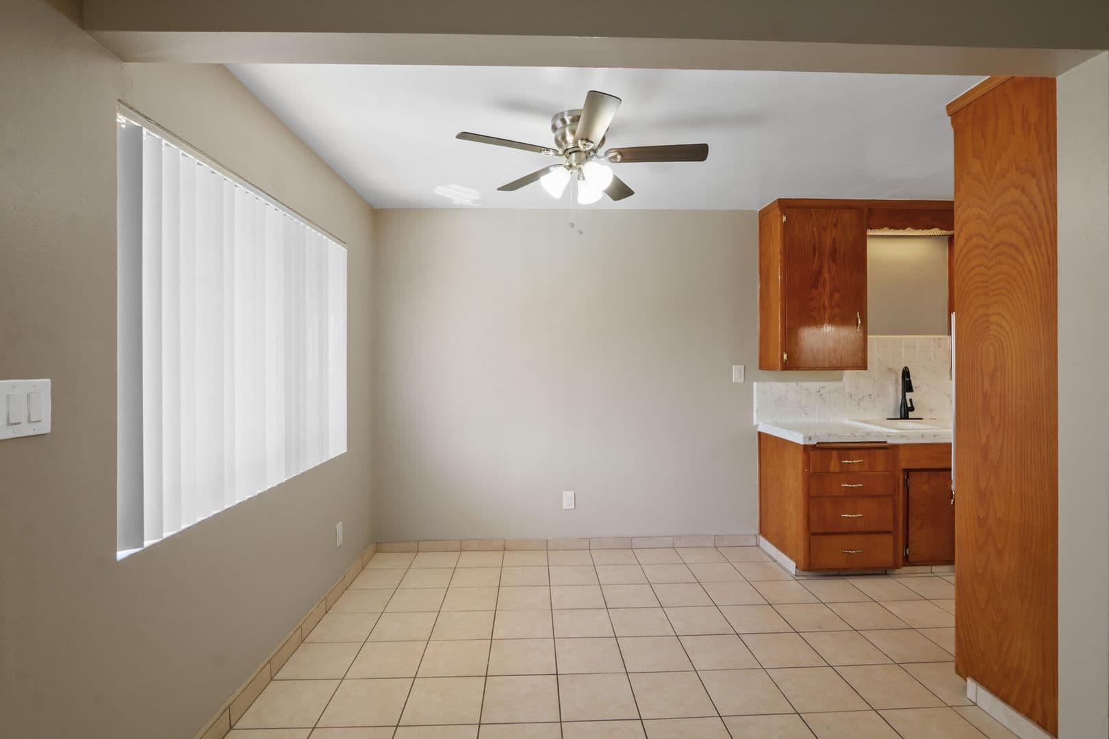 Riverside Apartment: 7469 Magnolia Ave.