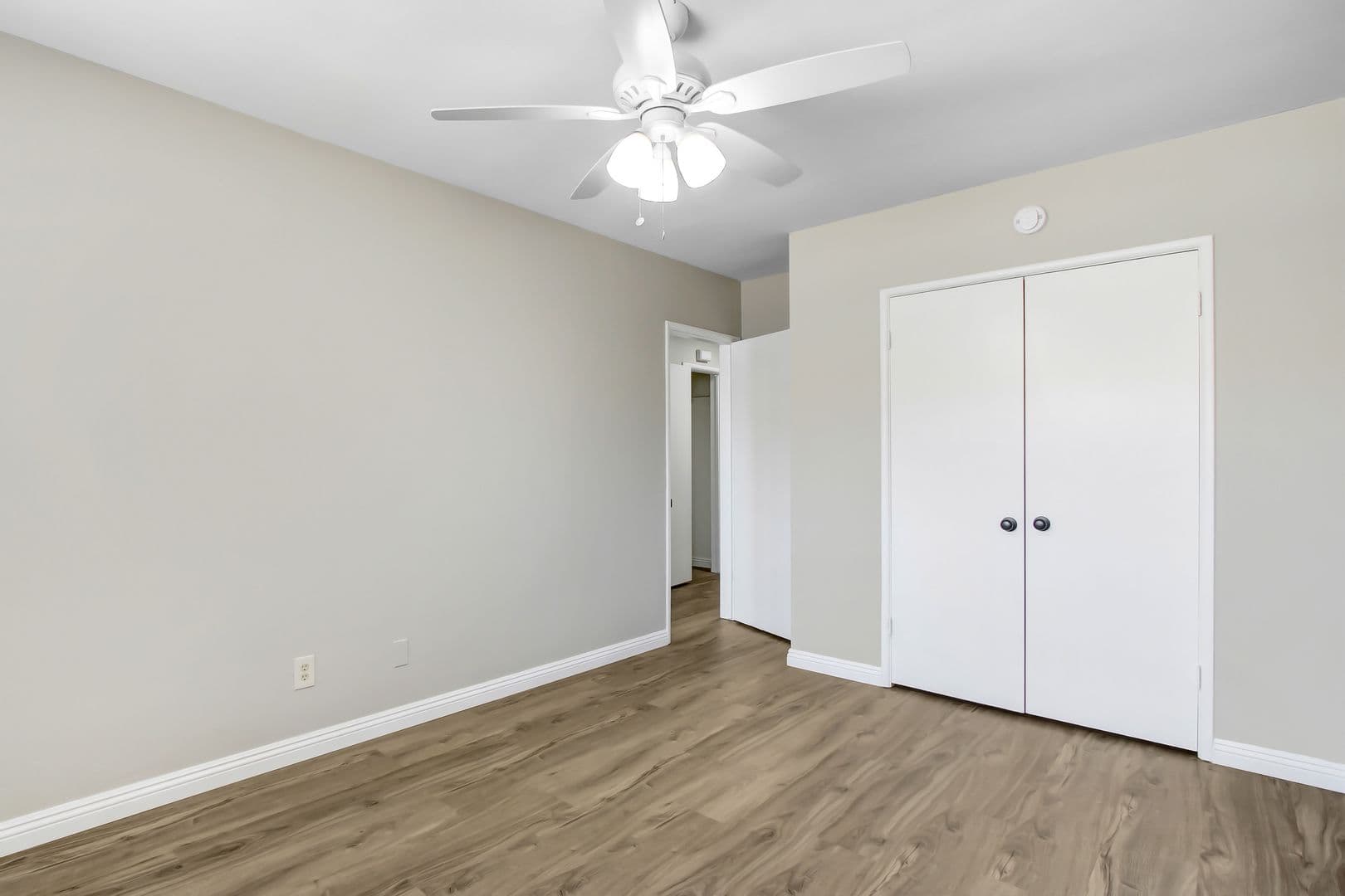 Riverside Apartment: 7469 Magnolia Ave.