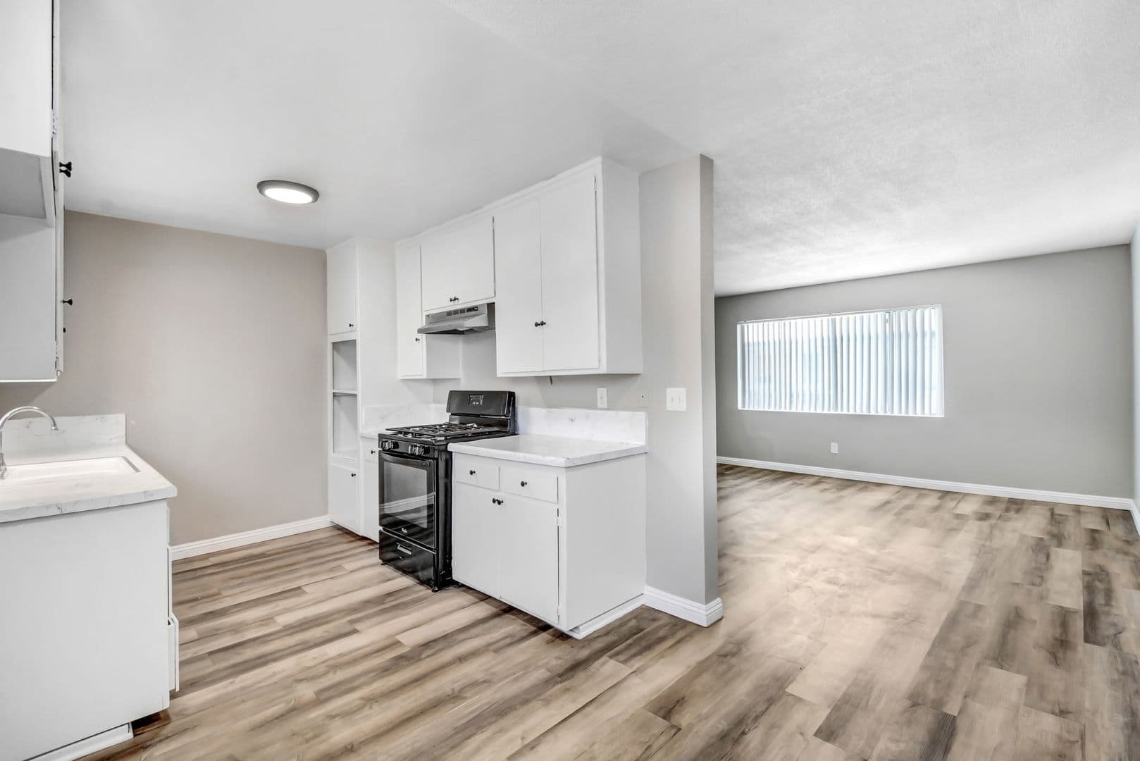 San Bernardino Apartment: 2352-2386 N Leroy St