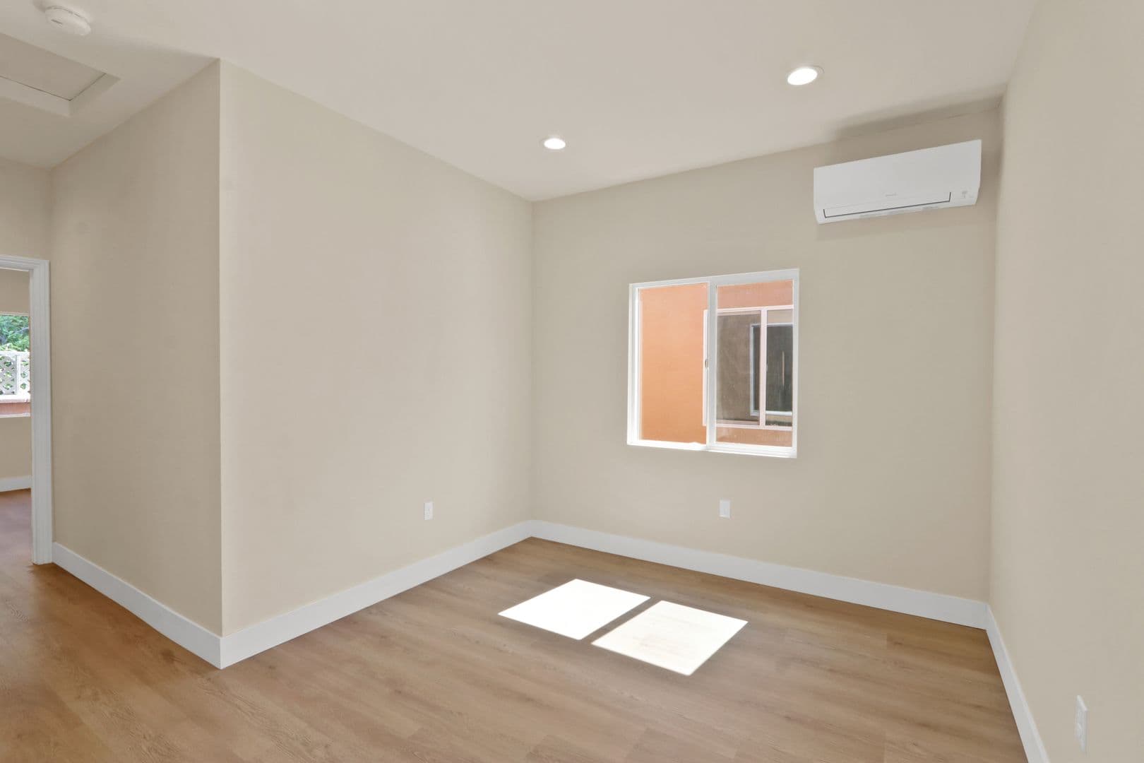 Bellflower Apartment: 10132 Alondra Blvd. & 16102 Cornuta Ave.