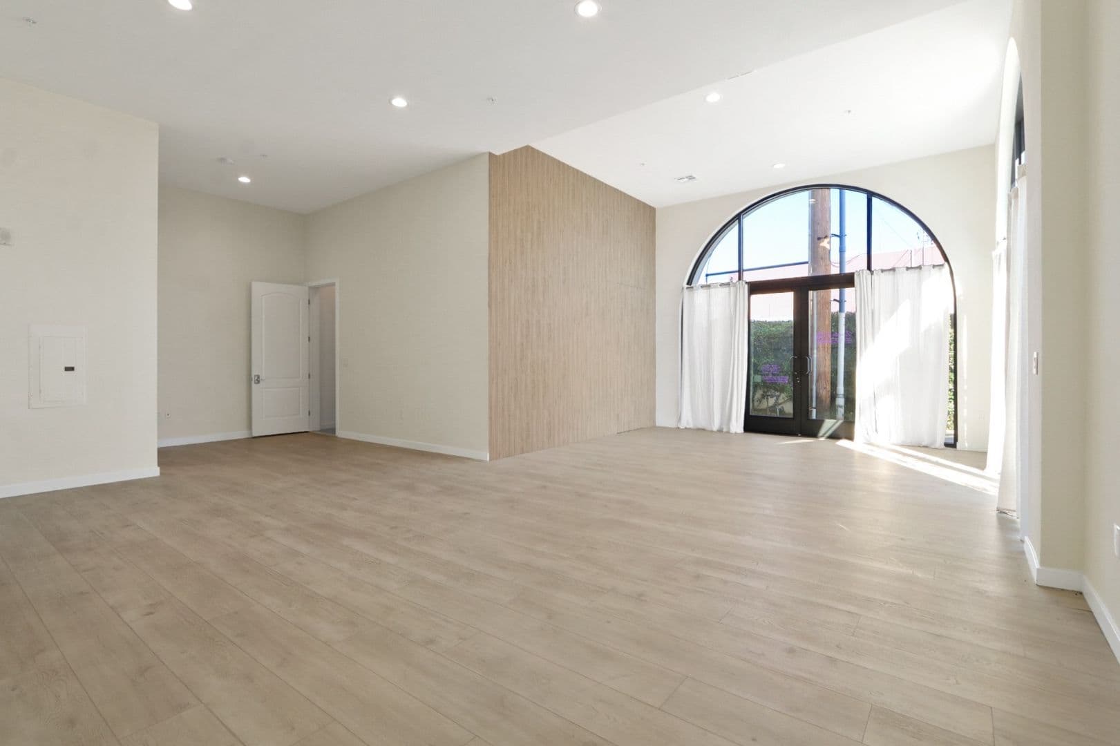 San Gabriel Apartment: 109 S. Alanmay Ave